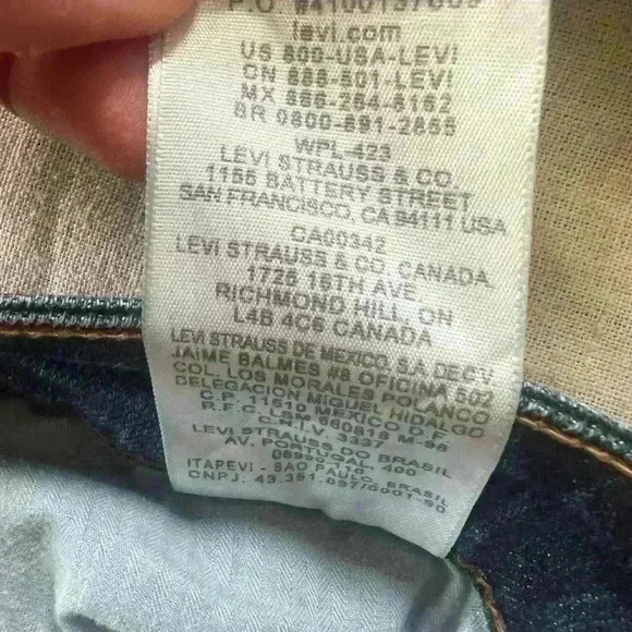 Levi’s Classic Curve Boot Cut Jeans size 12 excellent condition. No flaws. - Picture 6 of 12